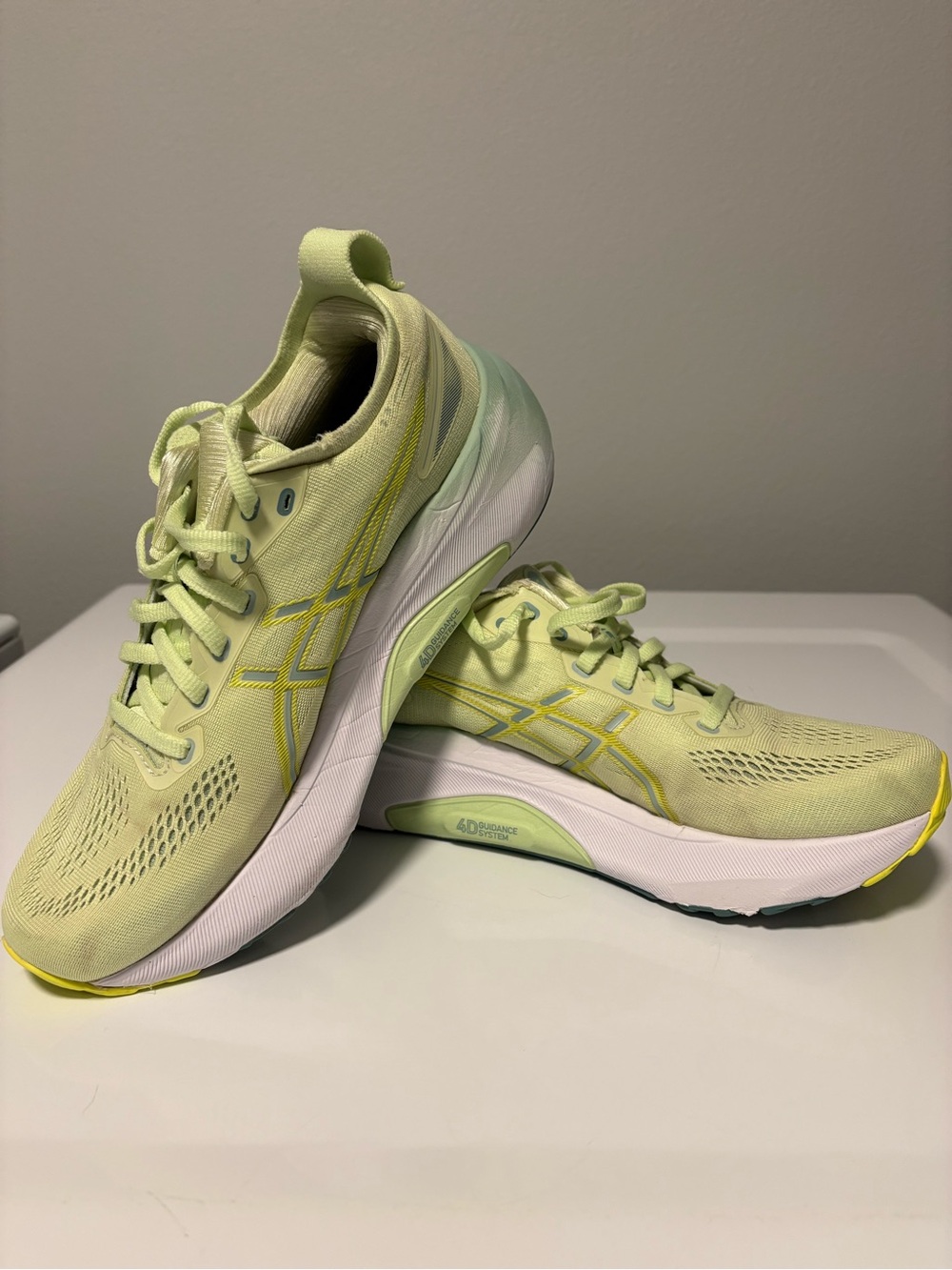 ASICS Gel Kayano 31 Women’s Running Shoes size 9 Cool Matcha / Light Celadon Gym